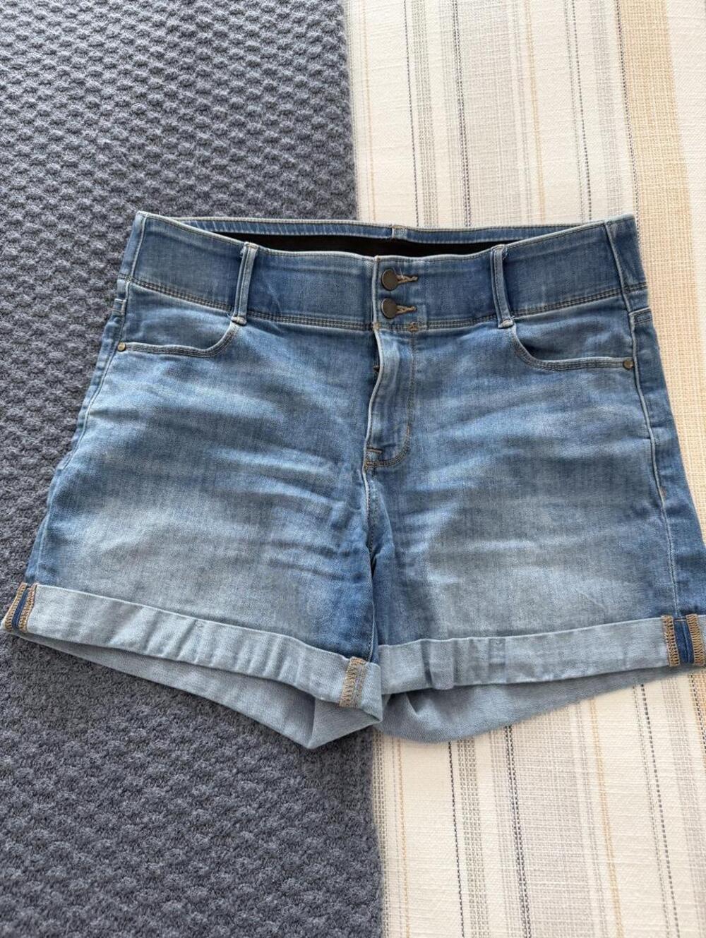 Apt9 Blue denim shorts size 12